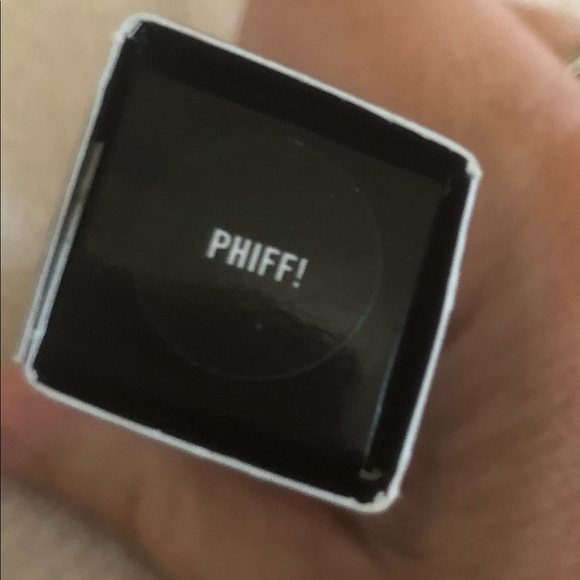 New Marilyn Monroe lip gloss by MAC - Picture 3 of 6